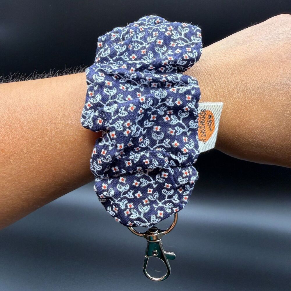 Handmade One Size Scrunchie Key Fob Wristlet Womens Navy Floral Cotton Key ring